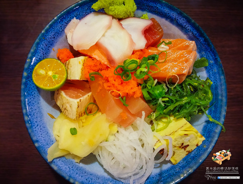 八彩日式料理【桃園美食】|日式料理丼飯專賣店；整間店就是大海的冰箱。