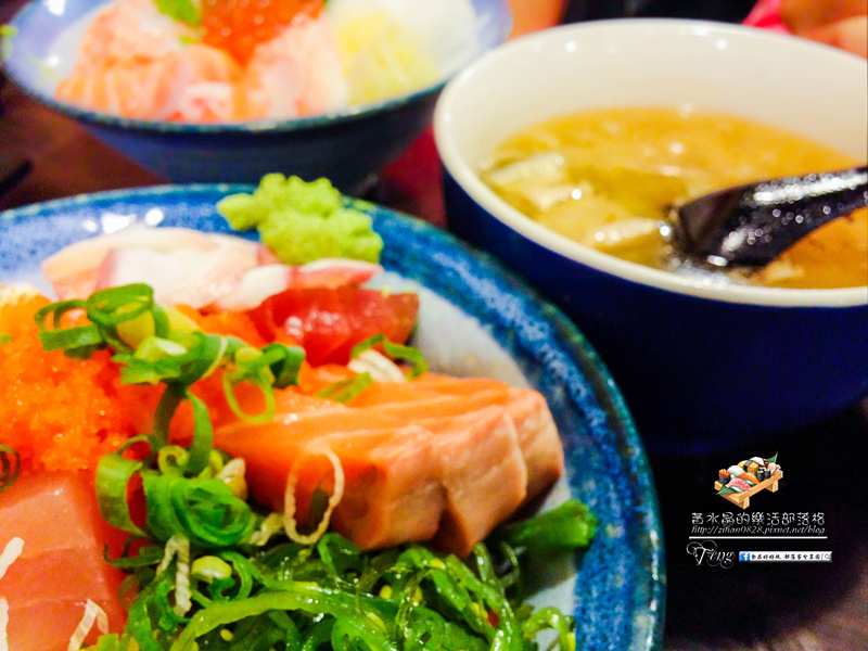 八彩日式料理【桃園美食】|日式料理丼飯專賣店；整間店就是大海的冰箱。