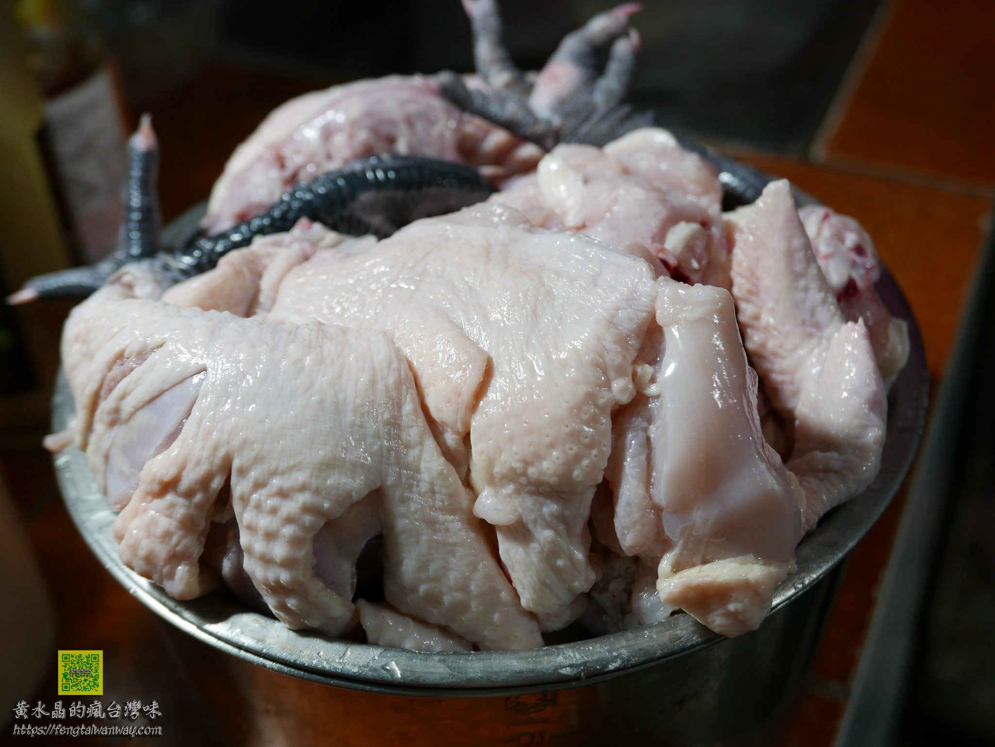 【電鍋食譜~水晶廚房】滴雞精作法過程食譜|在家就能簡單電鍋DIY全雞滴雞精；成功率百分之百