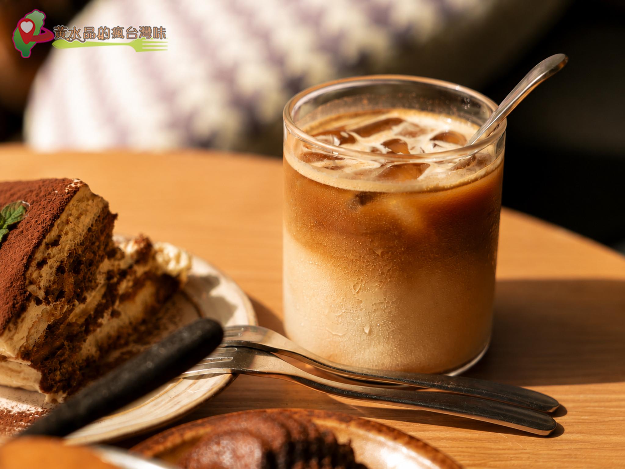 Oct.Sun Coffee|恆春萬里桐海景咖啡廳推薦!藍白希臘風、菜單、甜點與海景一次看 1 octsun coffee 28