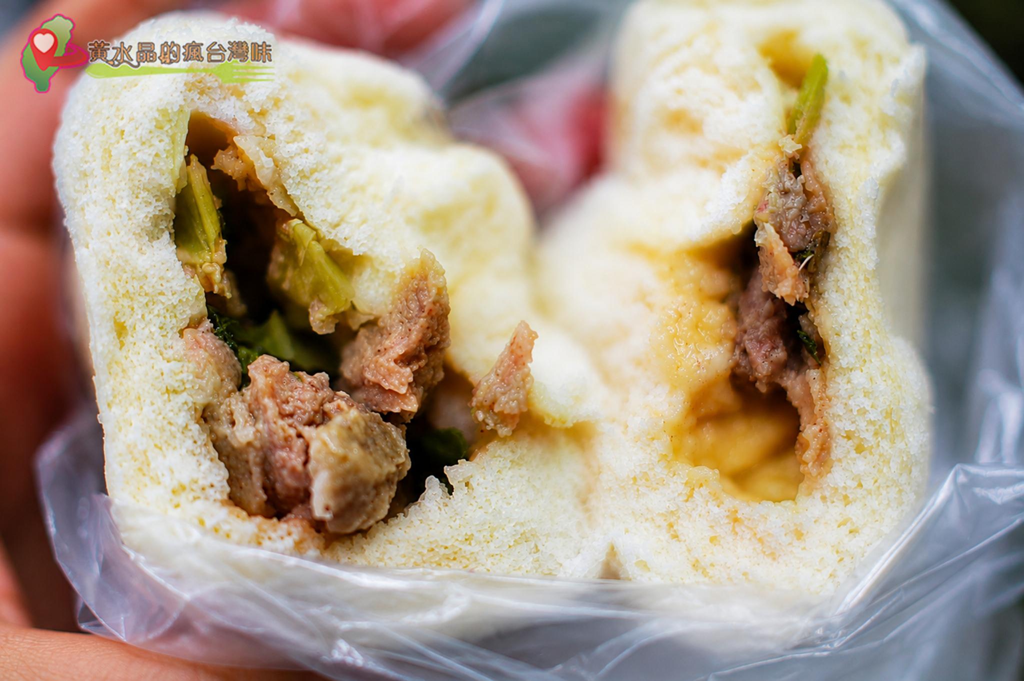 金山王肉包｜金山老街排隊也要買！20元鮮蔥肉包，咬下滿滿肉汁太犯規 @黃水晶的瘋台灣味